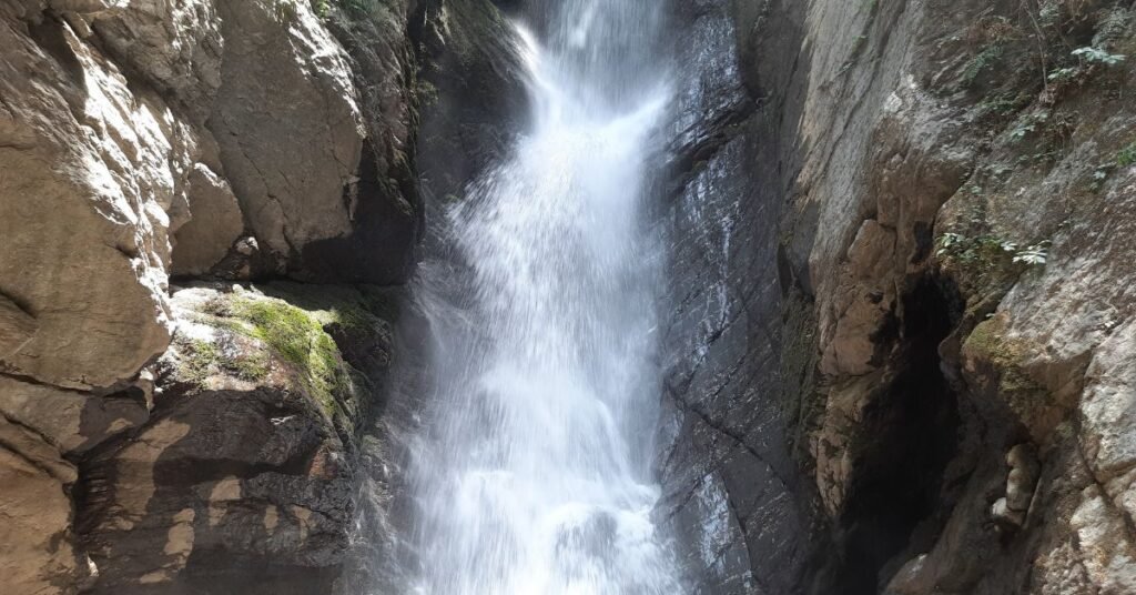Bangoru Waterfall